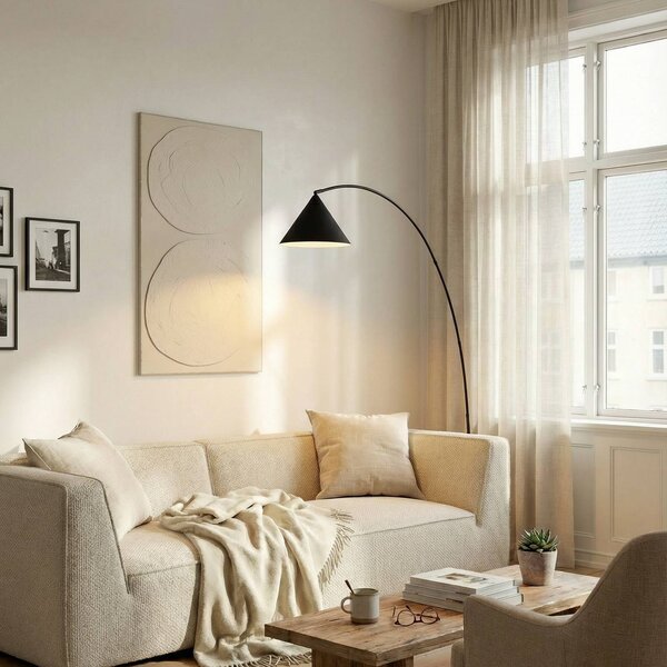 Lindby ívlámpa Triangolo, fekete, magasság 195 cm, fém E27, Fekete, Nappali / Étkező, fém, Modern