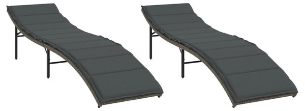 2 db szürke polyrattan napozóágy párnával