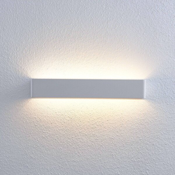 Lindby Lonisa LED fali lámpa, fehér, 53 cm, Fehér / opál, Nappali / Étkező, fém, Modern