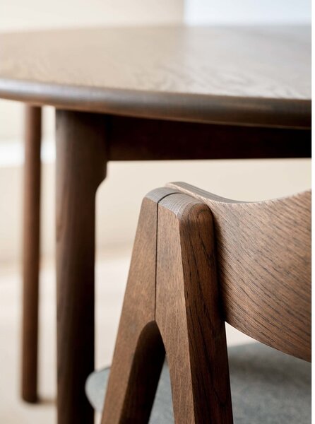 Barna tölgyfa kerek bővíthető étkezőasztal ø 120 cm Noor – Hammel Furniture