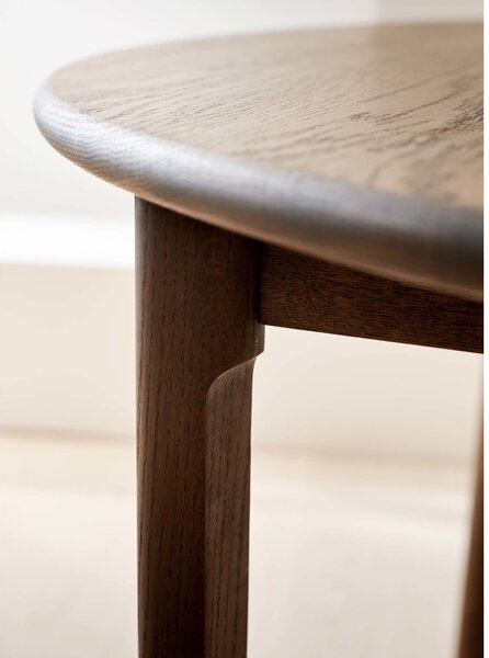 Barna tölgyfa kerek bővíthető étkezőasztal ø 120 cm Noor – Hammel Furniture