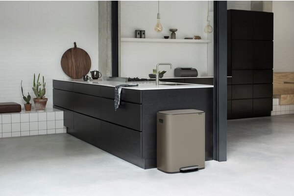 Szürke acél pedálos szemetes 60 l Bo – Brabantia