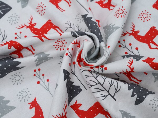 Flanel ágynemű RED DEERS AND TREES fehér Ágyneműhuzat mérete: 2 db 70 x 90 cm | 200 x 220 cm