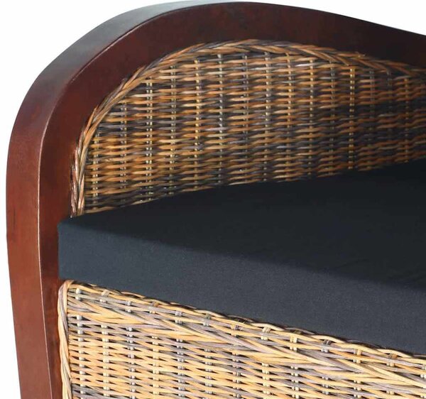Kézzel font rattan karosszék