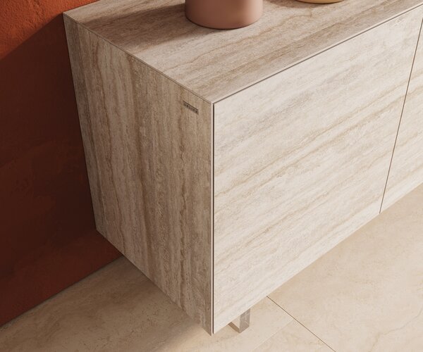 DELIFE Komód Cuor 180 cm kerámia Laminam® Travertino Bianco krémfehér 2 ajtós 3 fiókos lebegő láb akrilüveg