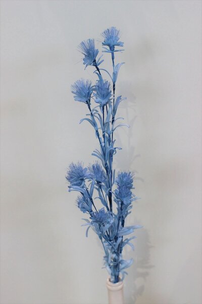 Kék dekoratív habfű, virágokkal 80cm