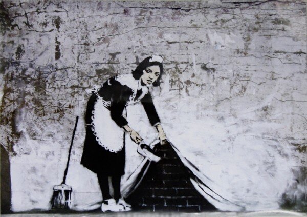 Plakát Banksy Street Art - Cleaning Maid, (59 x 42 cm)