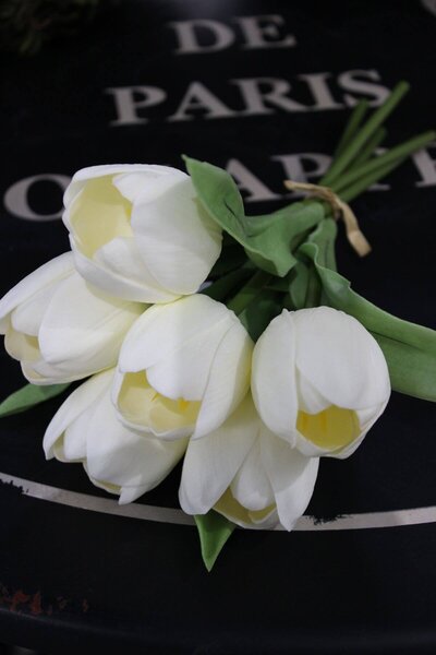 Fehér mű tulipán csokor 29cm