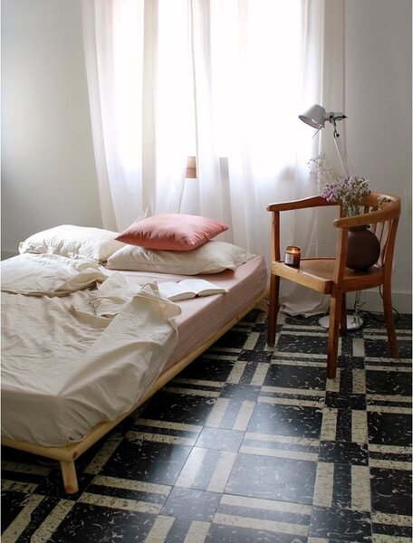 Borovi fenyő egyszemélyes ágy ágyráccsal 90x200 cm Senza – Karup Design