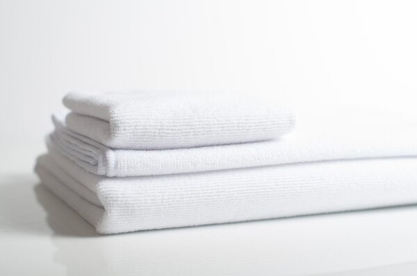 Towel City Gyorsan száradó sporttörülköző 110x30 cm - Fehér