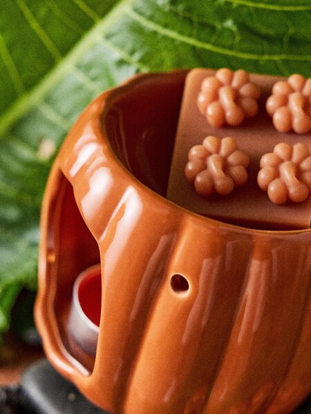 Sinsay - Tök alakú illatlámpa viasszal Spiced Orange - rézvörös