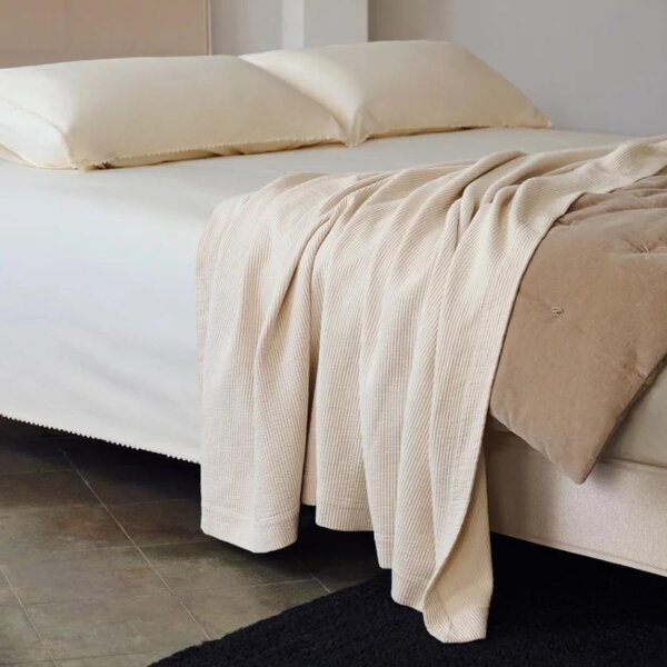 Bézs pamut ágytakaró Kave Home Bedar 240 x 260 cm