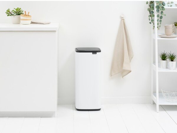 Fehér acél érintésre nyíló szemetes 30 l Bo Touch – Brabantia