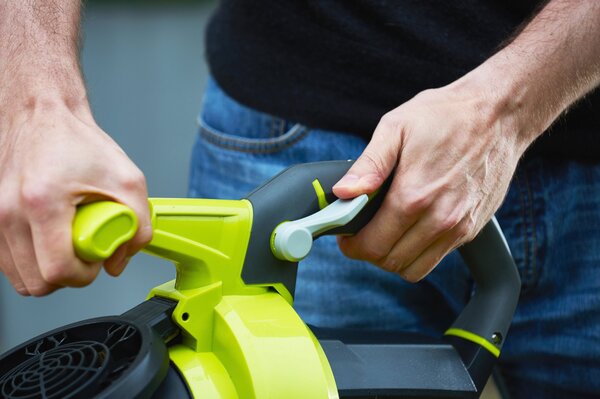 AKU fúvó/porszívó RYOBI RBV36B, 36 V