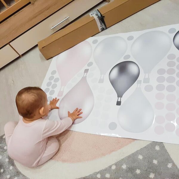 INSPIO - átragasztható textil matrica - Falmatrica gyerekszobába - Rózsaszín, szürke hőlégballonok