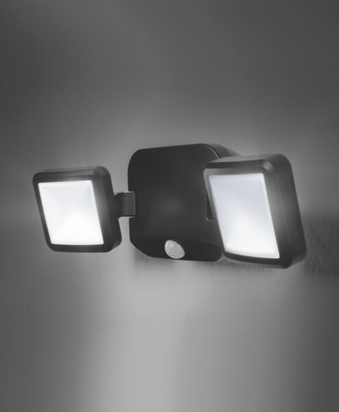LEDVANCE Battery LED Spotlight Double Black, kültéri, fekete LED SPOT reflektor fény- és mozgásérzékelővel, 10 W, foglalat: LED modul, IP54 védelem, 4000K színhőmérséklet, 480lm fényerő, 2 év garancia, 4058075227361