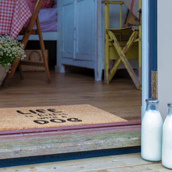 Kókuszrost lábtörlő 40x60 cm Life Is Better With a Dog – Artsy Doormats