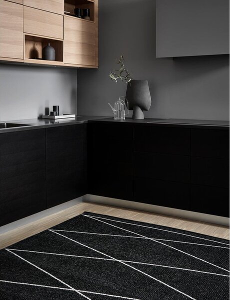 Fekete kültéri-beltéri szőnyeg 70x100 cm Max Black – Pappelina