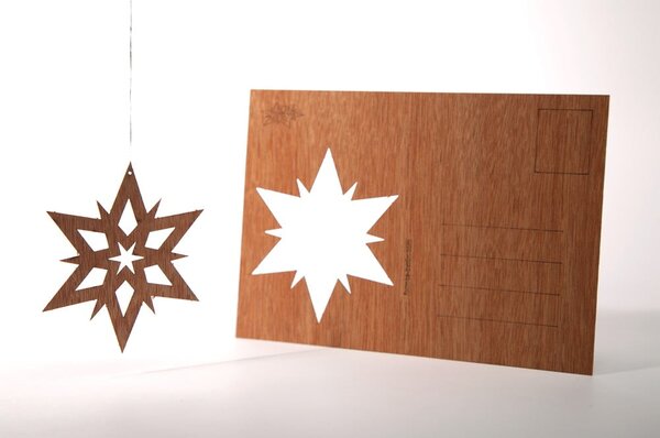Fából készült csillag motívumos képeslap, 14,8 x 10,5 cm - Formes Berlin
