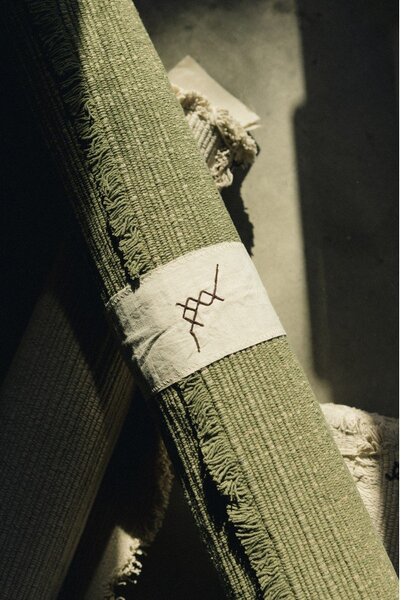 Khaki kézi szövésű pamut szőnyeg 140x200 cm Handloom – Lorena Canals