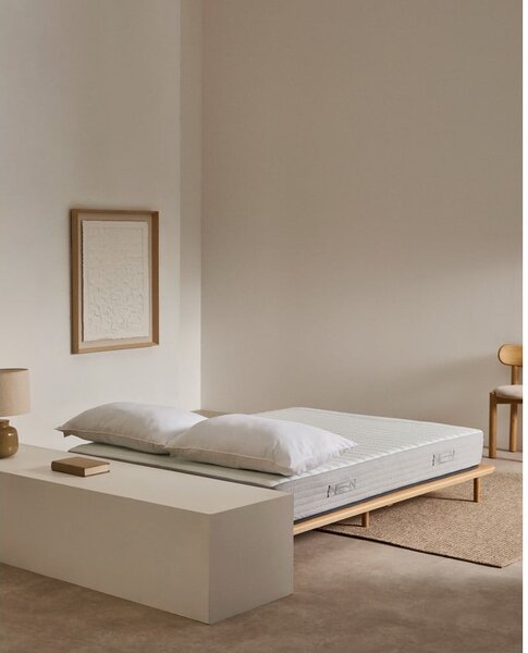 Kemény antiallergén-hőszabályozó rugós matrac 160x200 cm Juno – Kave Home