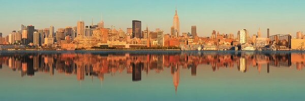 Kép bájos New York-i tükröződés a vízben