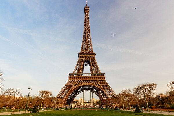 Kép a híres Eiffel torony