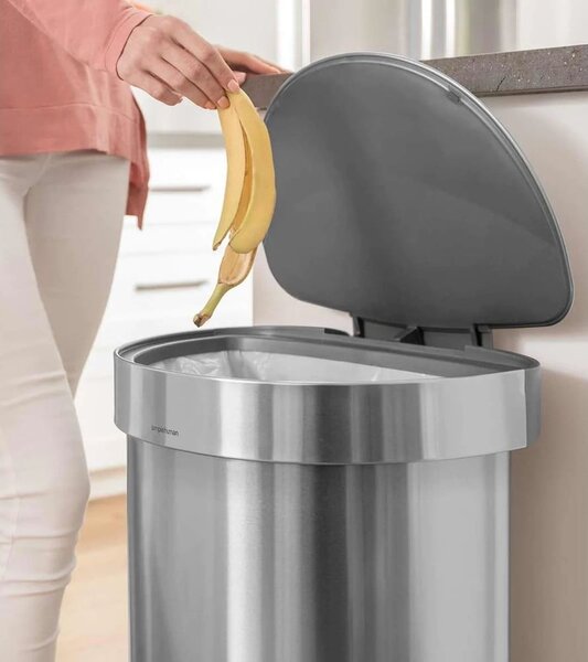 Rozsdamentes acél pedálos szemetes 45 l - simplehuman