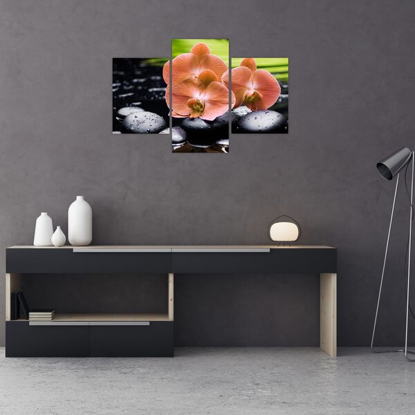 Kép - Narancssárga orchidea pálmalevelekkel (90x60 cm)