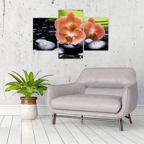 Kép - Narancssárga orchidea pálmalevelekkel (90x60 cm)