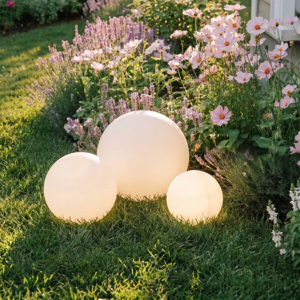 Lindby LED napelemes lámpák Lago, 3 darabos szett, gömbök, földi tüske, fehér, Fehér / opál, Műanyag, Modern
