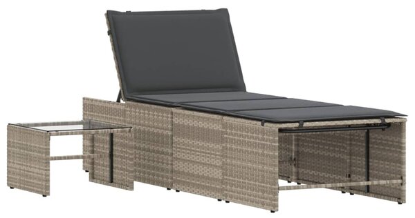 2 db világosszürke polyrattan napozóágy asztallal