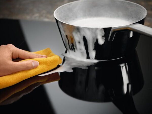 Electrolux EIV854 Beépíthető indukciós főzőlap, 78 cm, 4 főzőzóna, FlexiBridge®, Fekete