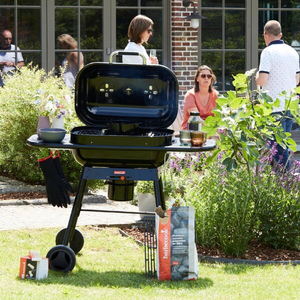 Barbecook BC-CHA-1069 Magnus prémium faszenes grill, 14 személyes, zománcozott acél, fekete, 85x64x110cm