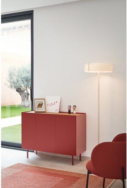 Piros alacsony komód tölgyfa dekorral 110x85 cm Arista – Teulat