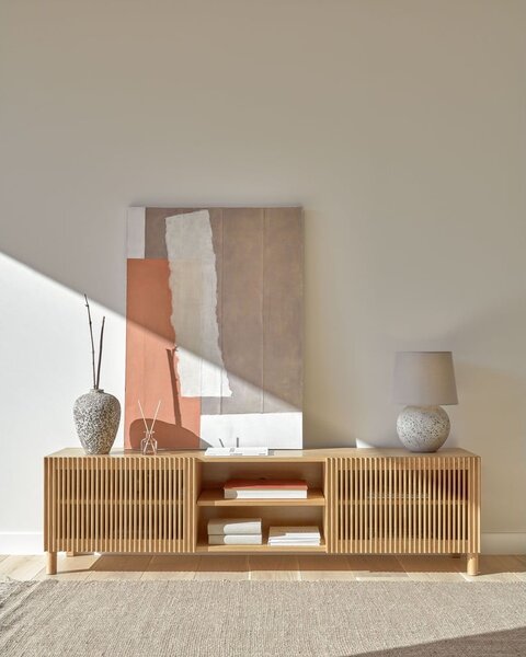 Natúr színű TV-állvány tölgyfa dekorral 180x50 cm Beyla – Kave Home