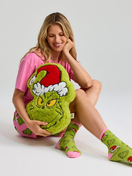 Sinsay - Műszőrme dekoratív párna karácsonyi mintával Grinch - zöldessárga
