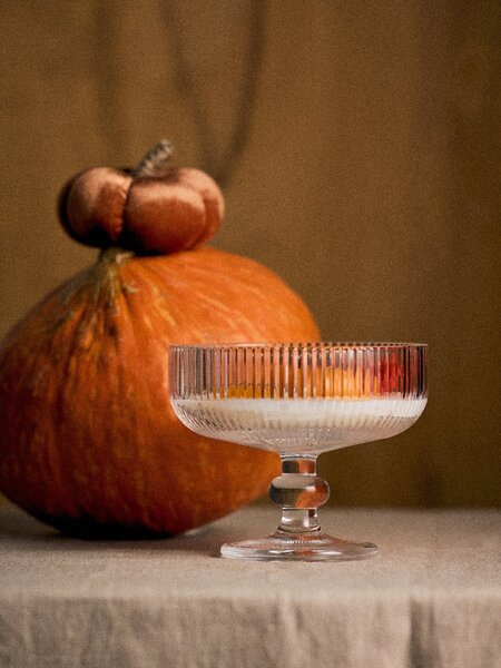 Sinsay - Illatgyertya tök- és levélmotívummal Pumpkin Spice - fehér
