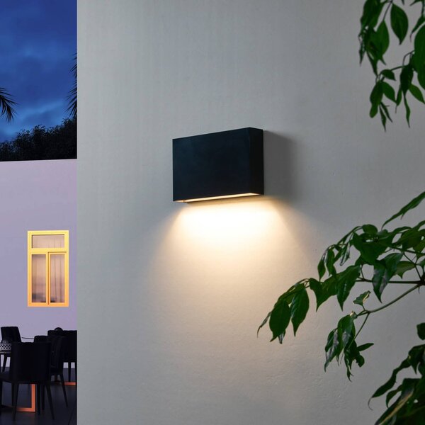 Lindby LED kültéri fali lámpa Jarte, 20 cm, lefelé, szürke, IP65, Fekete, Műanyag, Modern