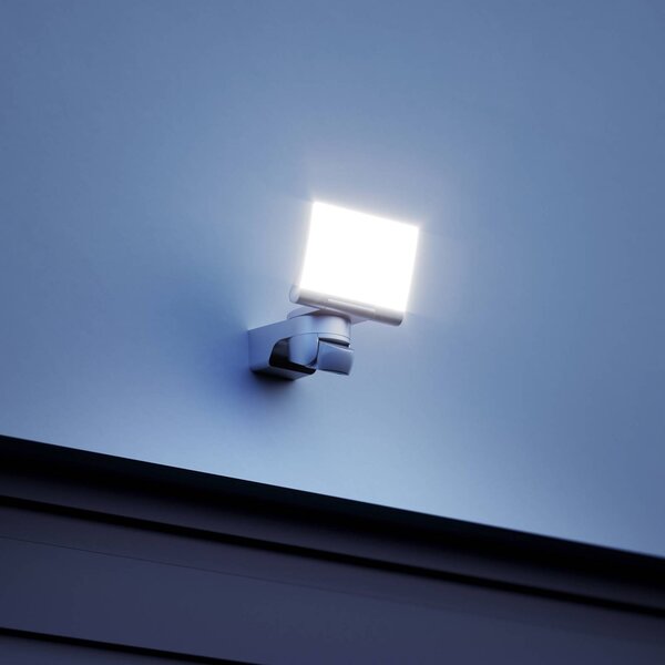 STEINEL XLED Home 2 S érzékelős kültéri spotlámpa, fehér, IP44, Fehér / opál, Műanyag, Modern