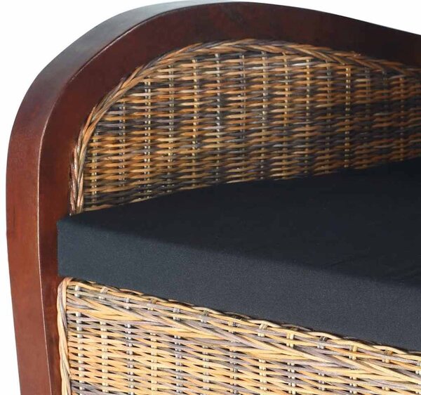 Kézzel font rattan karosszék
