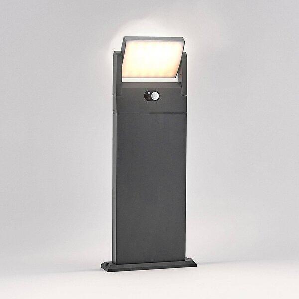 Lindby Novalie LED-es napelemes ösvényfény, Alu / szürke / cink, Alumínium, Modern