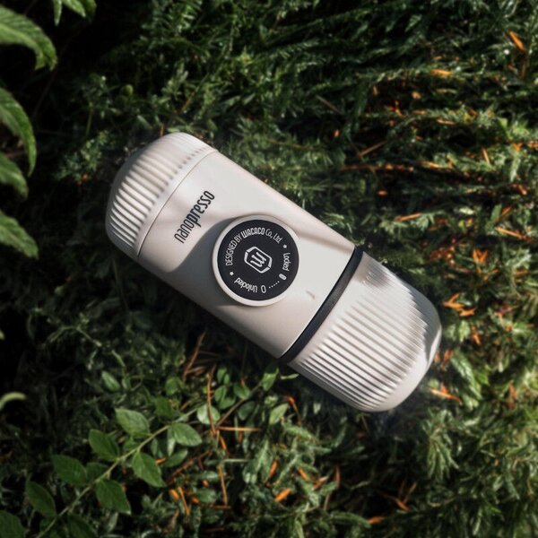 Wacaco Nanopresso Hidegfehér hordozható kávéfőző + kemény védőtok