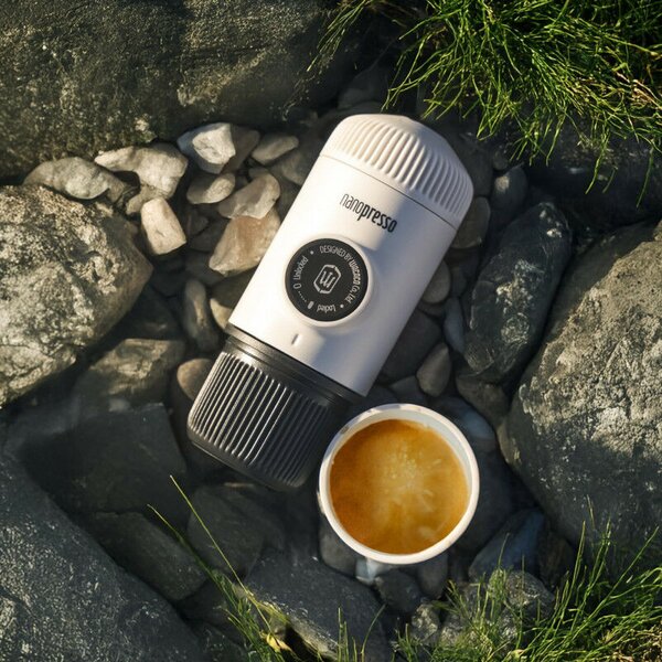 Wacaco Nanopresso Hidegfehér hordozható kávéfőző + kemény védőtok