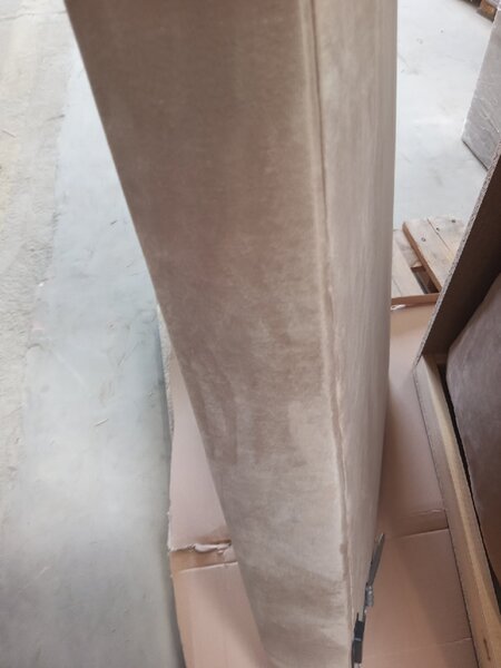 AKCIÓ Kinyitható U alakú VENORIA kanapé 285x146 cm, bézs + 2 díszpárna AJÁNDÉK II. osztály