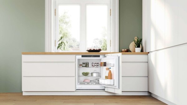 Bosch KUR21VFE0 Beépíthető hűtőszekrény, 134L, M:82, Eco Airflow, E energiaosztály