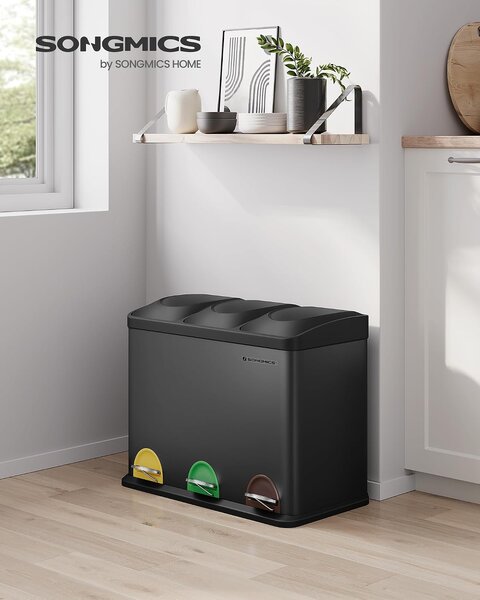 SONGMICS 3 rekeszes pedálos szelektív szemetes, 45 L (3 x 15 L), tintafekete