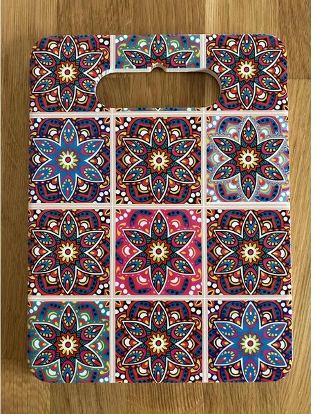 Színes vágódeszka 24 cm x 18 cm méretben élénk színekben