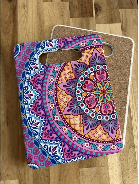 Mediterrán Fiesta Mandala vágódeszka – 18 × 24 cm