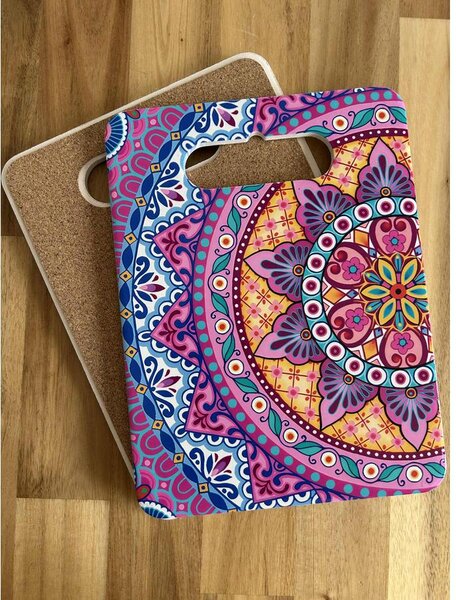 Mediterrán Fiesta Mandala vágódeszka – 18 × 24 cm